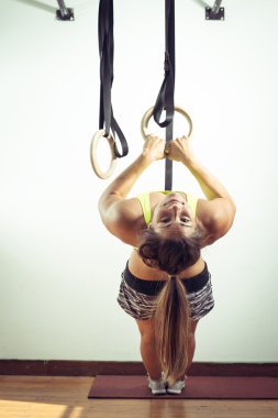 Yüzük jimnastik egzersiz.