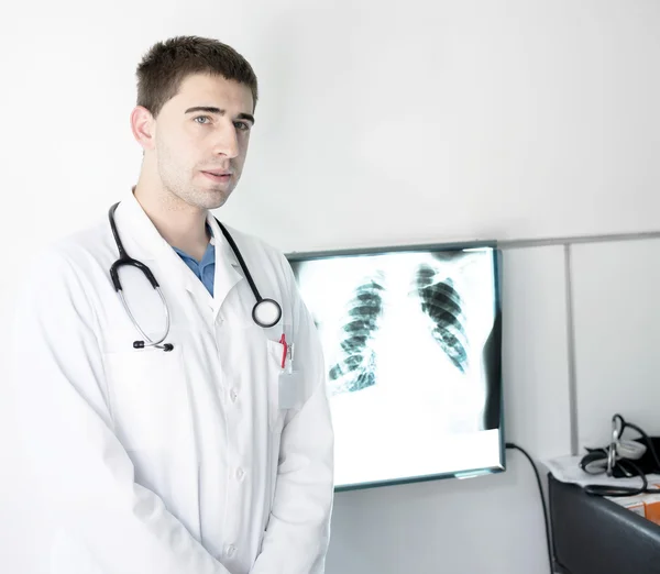 Doctor at lung X-ray — Stock Photo, Image