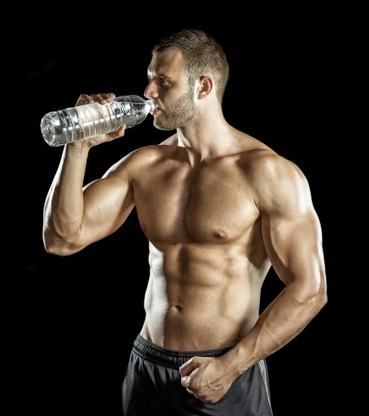 Agua potable en el gimnasio —  Fotos de Stock