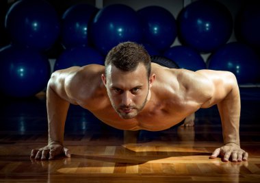 Gym şınav adam