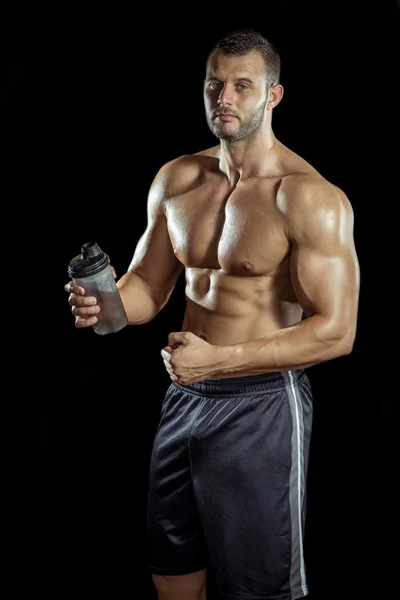 Homem bebendo batido de proteína — Fotografia de Stock