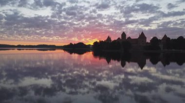 Tuğla Şato Gündoğumu, Trakai, Litvanya