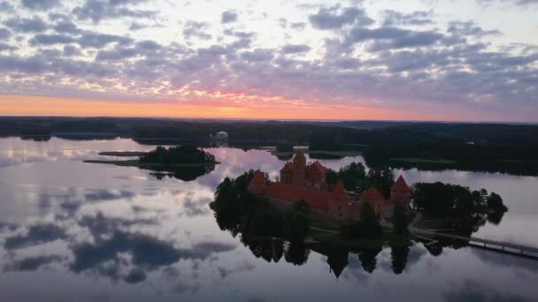 Castillo al amanecer, Trakai, Lituania — Vídeos de Stock