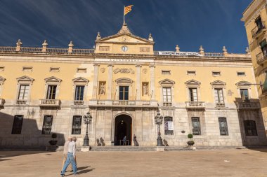 Tarragona, İspanya: 2020 yazında, 27 Eylül: İspanya 'daki Tarragona Şehir Konseyi' nde güneşli bir gün.