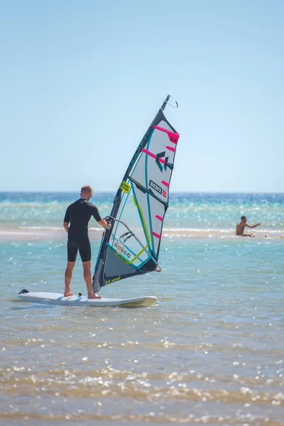 Sotavento Fuerteventura Spain 2020 October Man Learning Windsurfing Playa Sotavento — стокове фото