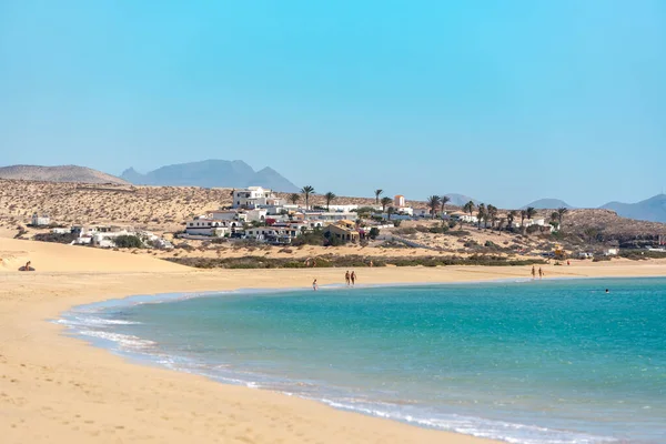 Sotavento Fuerteventura Spanje 2020 Oktober Mensen Lopen Playa Sotavento Fuerteventura — Stockfoto