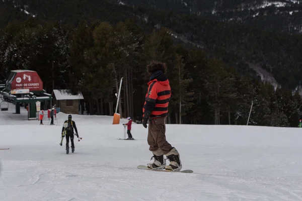 Vallnord Andorra 2021 January Люди Катаються Лижному Курорті Vallnord Андоррі — стокове фото