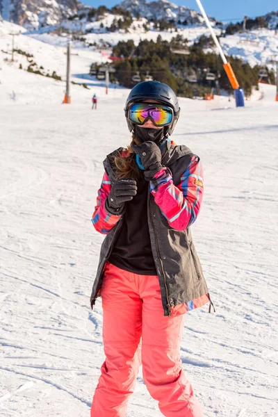 Pas Casa Andorra Januari 2021 Jonge Vrouw Skiën Pyreneeën Het — Stockfoto