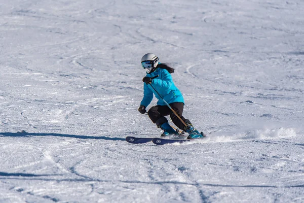 Pas Casa Andorra Gennaio 2021 Giovane Donna Sciare Nei Pirenei — Foto Stock