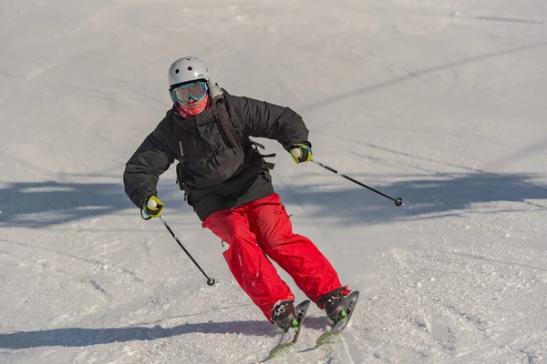 Grandvalira Andorra 2021 Januar Junger Mann Beim Skifahren Den Pyrenäen — Stockfoto