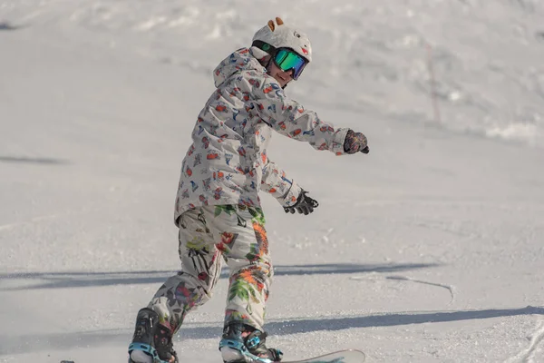 Grandvalira Andorra 2021 Januar Ung Kvinde Skiløb Pyrenæerne Grandvalira Skisportsstedet - Stock-foto