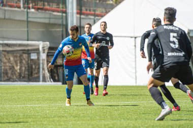 Encamp, Andorra: 2021 Nisan 04: H. Hevel FCA, 4 Nisan 2021 tarihinde Andorra, Andorra 'daki Prada de Moles Stadyumu' nda FC Andorra ve Ibiza arasında oynanan İkinci Lig B maçında oynamaktadır.