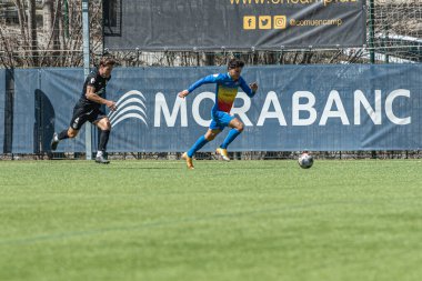 Encamp, Andorra: 2021 Nisan 04: Kike Saverio FCA, 4 Nisan 2021 tarihinde Andorra, Andorra 'daki Prada de Moles Stadyumu' nda FC Andorra ve Ibiza arasında oynanan İkinci Lig B maçında oynamaktadır.