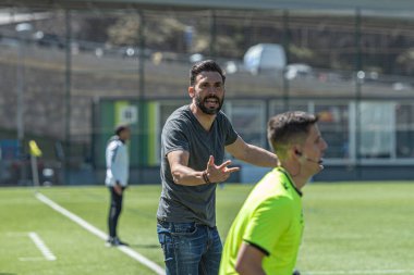 Encamp, Andorra: 2021 Nisan 04: Eder Sarabia FCA, 4 Nisan 2021 tarihinde Andorra, Andorra 'daki Prada de Moles Stadyumu' nda FC Andorra ve Ibiza arasında oynanan ikinci lig B maçında oynamaktadır.