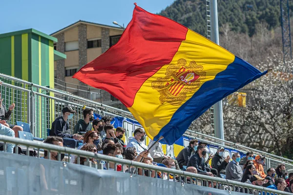 Encamp, Andorra: 2021 Nisan 04: Andorra bayrağı FC Andorra ile Ibiza arasında oynanan 2. Lig B karşılaşmasında 4 Nisan 2021 tarihinde Andorra, Andorra 'da bulunan Prada de Moles Stadyumu' nda