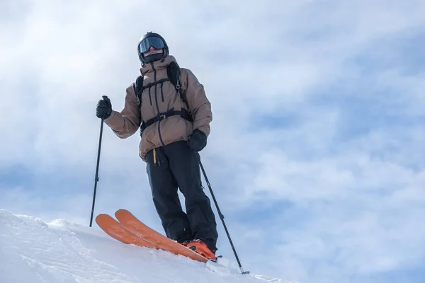 Mladý Muž Lyžování Pyrenejích Grandvalira Lyžařském Středisku Andorra Covid19 Krát — Stock fotografie