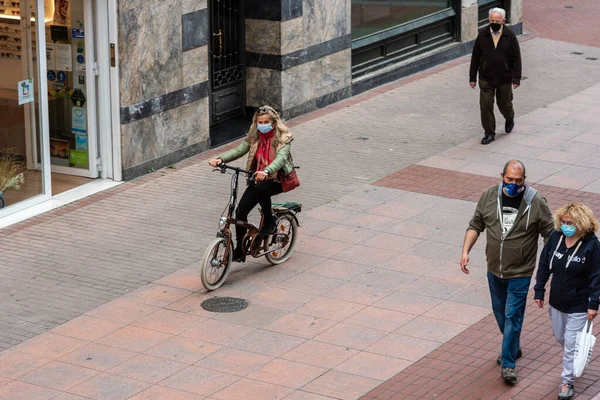 Logrono España 2021 Abril Gente Caminando Por Las Calles Vacías — Foto de Stock