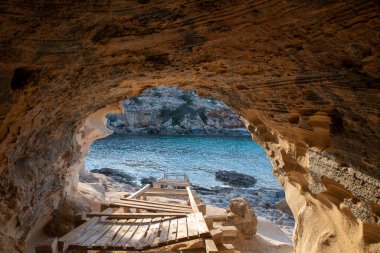 İspanya 'nın Balear Adalarındaki Formentera adasında Güzel Cala d en Baster.