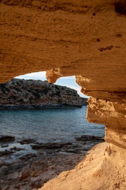 İspanya 'nın Balear Adalarındaki Formentera adasında Güzel Cala d en Baster.