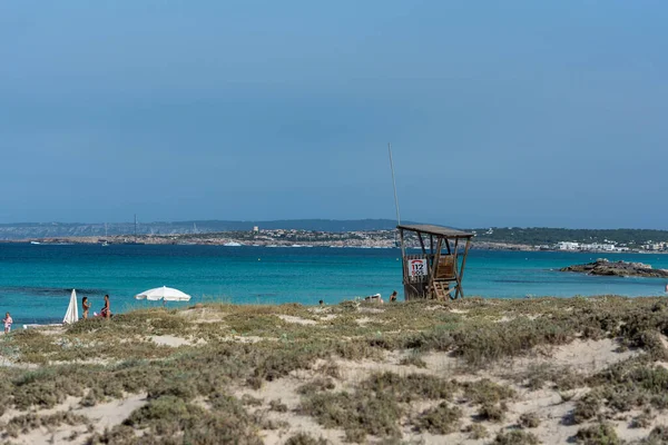 Formentera スペイン 2021 Covid19の時代にFormentera島の関連ビーチを楽しむ人々 — ストック写真