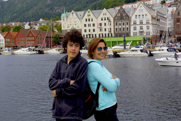Happy Family Portré Bergen Városban Norvégia — Stock Fotó