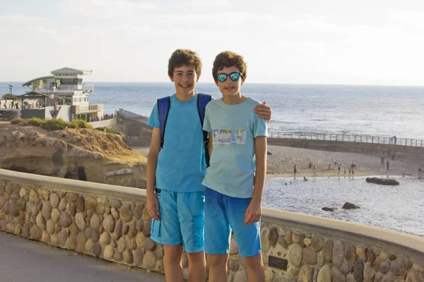 Glada Tvillingar Stranden San Diego Kalifornien — Stockfoto