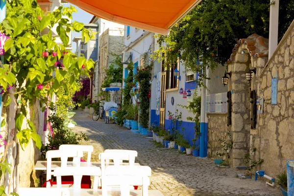 Colorful Stone Houses Narrow Street Alacati Cesme Izmir — Stock Photo, Image