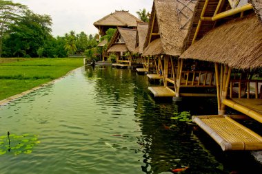  Endonezya 'daki Bali Adası, Ubud' daki geleneksel bali evi