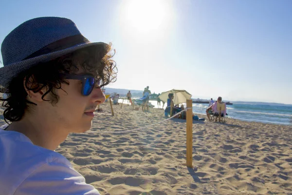 Young Boy Blue Hat Beach Summer — Stock Photo, Image