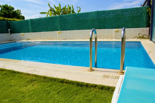 Piscina Azul Resort Verão — Fotografia de Stock