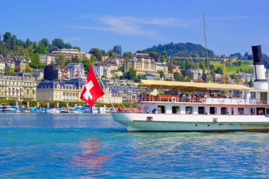  Yazın İsviçre 'nin Luzern şehrinde güzel manzaralar