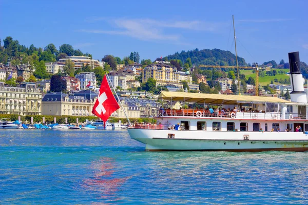  Yazın İsviçre 'nin Luzern şehrinde güzel manzaralar