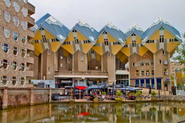 Hollanda, Rotterdam 'da kış tatilinde kübik evler