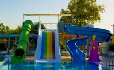 Kemer Antalya 'da lüks bir tatil köyünde su parkı, hindi.