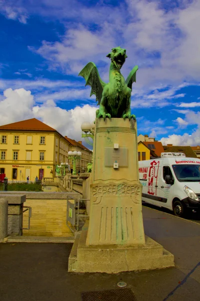 Monumento Dragón Verde Puente Liubliana Slovenia —  Fotos de Stock