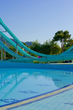 Kemer Antalya 'da lüks bir tatil köyünde su parkı, hindi.