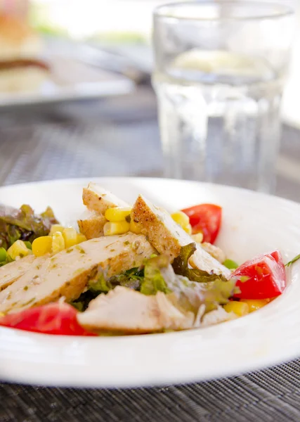 Salada de frango — Fotografia de Stock