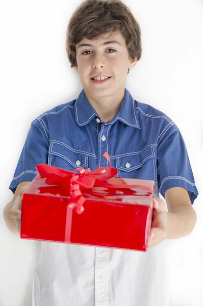 Chłopiec czerwony prezent — Zdjęcie stockowe