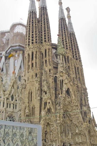 La sagrada familia en Barcelona, España — Foto de Stock