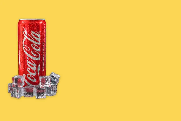 Kuala Lumpur Maleisië Oktober 2020 Coca Cola Cola Drink Gele — Stockfoto