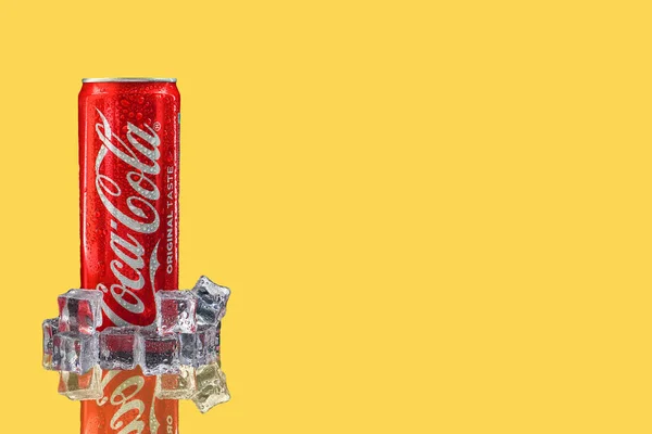 Kuala Lumpur Maleisië Oktober 2020 Coca Cola Cola Drink Gele — Stockfoto