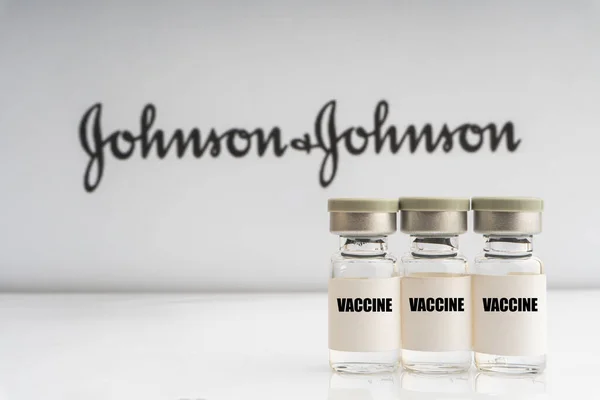 Kuala Lumpur Malaisie Mac 2021 Flacons Vaccin Sur Fond Flou Photos De Stock Libres De Droits