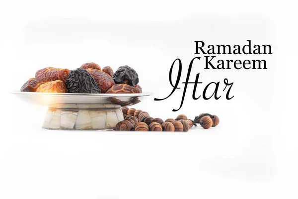 Ramadan Kareem Iftar Metni Üzerinde Tarihler Kurma Meyveleri Tespih Boncukları — Stok fotoğraf