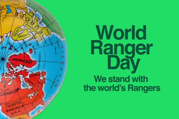 Día Mundial Del Ranger Con Globo Sobre Fondo Verde Concepto Fotos de stock