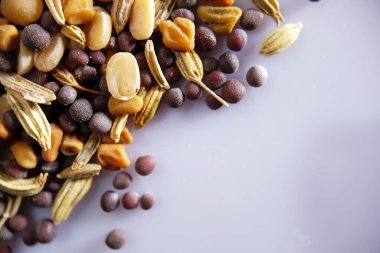 Baharatlar ve bitkiler seçici bir odaklanma ile yakınlaşır