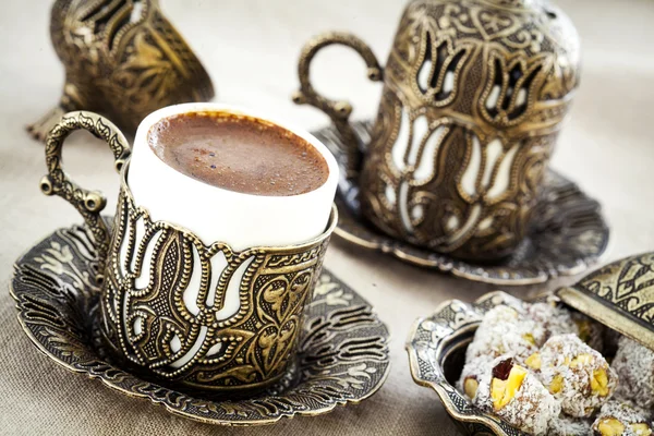 Türk lokumu ile Türk kahvesi