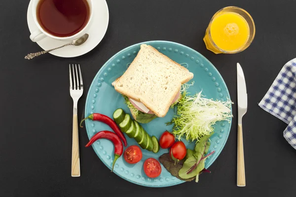 siyah arka plan üzerine Servis Kahvaltı