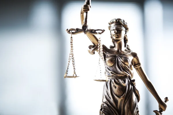 Standbeeld van Justitie sluiten van weergave — Stockfoto