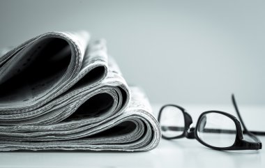 Gazeteler yığını