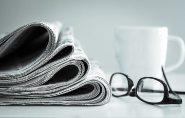 Gazeteler yığını